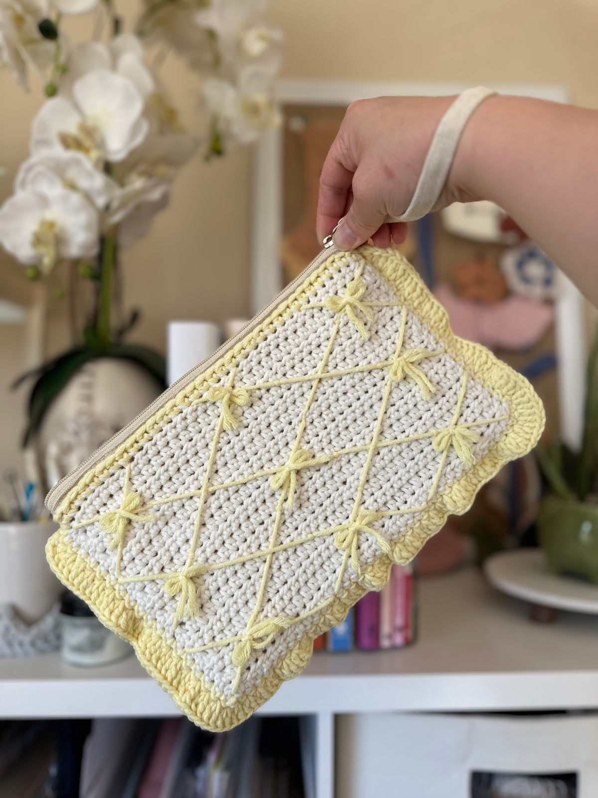 Yellow XL Criss Cross Bow Pouch